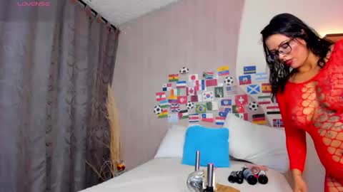Snapshot of vane_lips chatting on 07.07.26 V A N E online show from 07.07.26