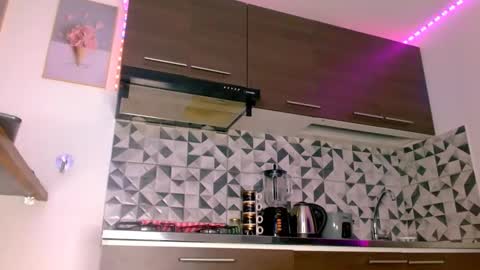 VANESSA BRETT online show from 02.20.25