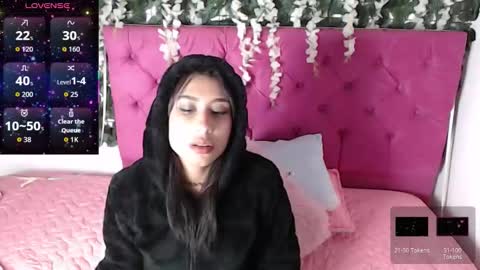 Snapshot of vanessa_lovea chatting on 11.22.25 Vanessa online show from 11.22.25