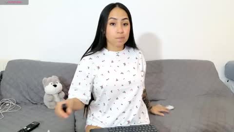 vanessaadol online show from 05.18.26