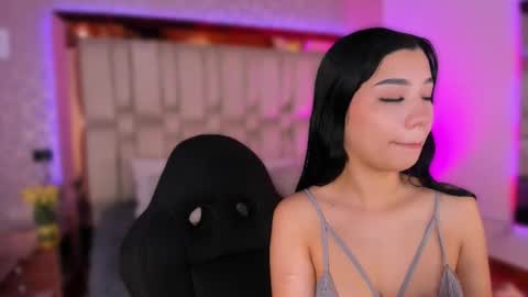 vanessaduval online show from 10.12.25