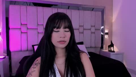 vanessaduval online show from 03.04.26