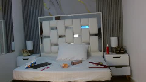 Vanessa Hard online show from 09.21.25