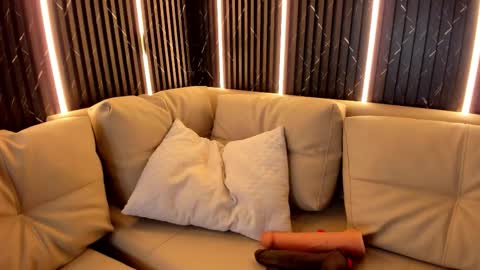 Vanessa Hard online show from 03.27.26