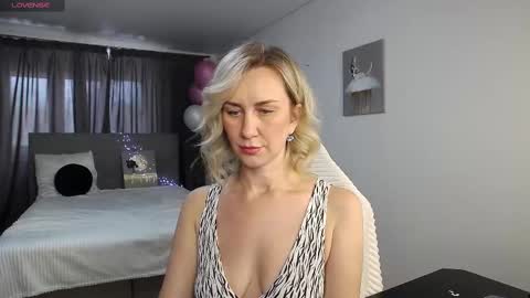 Snapshot of vanessakleiner chatting on 03.01.25 Vanessa online show from 03.01.25