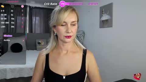 Snapshot of vanessakleiner chatting on 09.17.25 Vanessa online show from 09.17.25