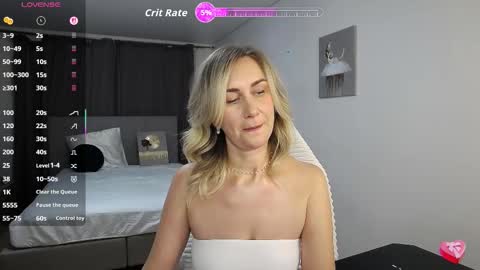 Snapshot of vanessakleiner chatting on 11.23.25 Vanessa online show from 11.23.25