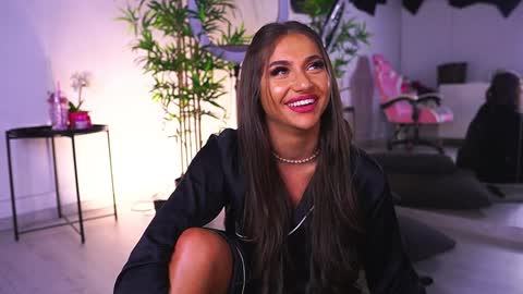 Vanessa Simon online show from 02.02.25