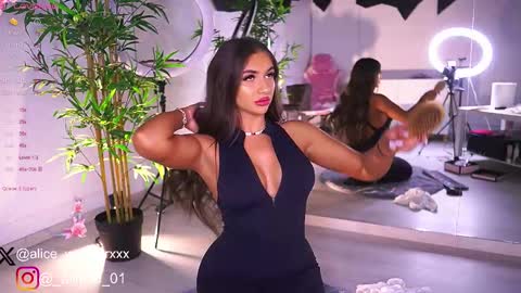 Vanessa Simon online show from 02.11.25