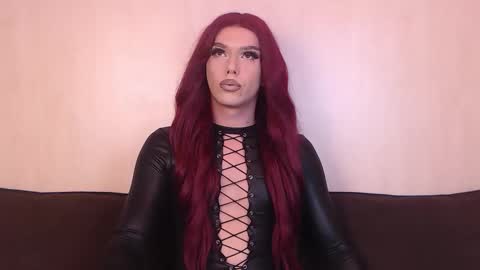 Snapshot of vanessaviperr chatting on 10.21.25 Vanessa online show from 10.21.25