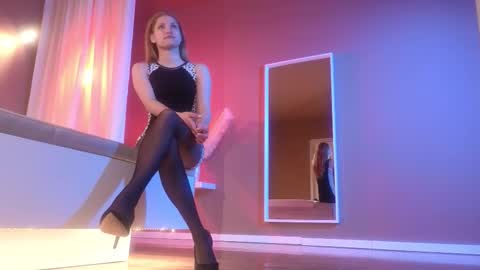 Snapshot of vanilla_whispers chatting on 01.18.26 Laura online show from 01.18.26