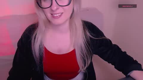 Mia online show from 12.03.25