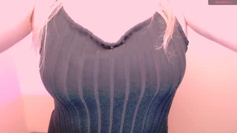 Mia online show from 05.22.26