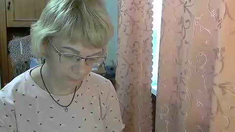 Snapshot of vanillaxcreamy chatting on 12.08.24 Vanillaxcreamy online show from 12.08.24