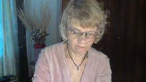 Snapshot of vanillaxcreamy chatting on 01.08.25 Vanillaxcreamy online show from 01.08.25