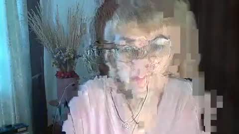 Snapshot of vanillaxcreamy chatting on 01.10.25 Vanillaxcreamy online show from 01.10.25