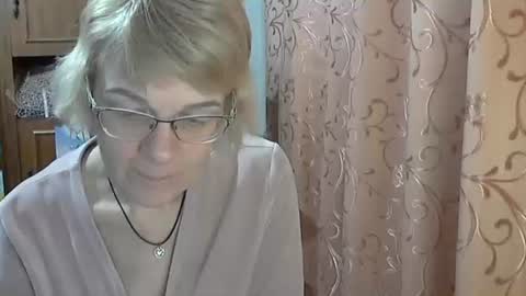 Snapshot of vanillaxcreamy chatting on 02.24.25 Vanillaxcreamy online show from 02.24.25