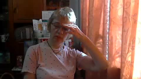 Snapshot of vanillaxcreamy chatting on 03.10.25 Vanillaxcreamy online show from 03.10.25