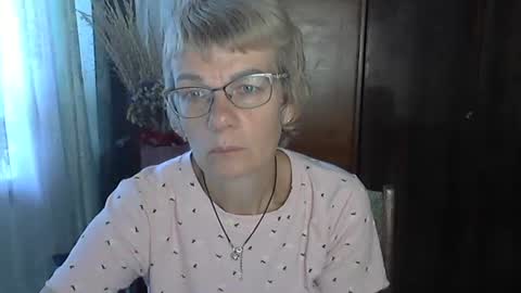 Snapshot of vanillaxcreamy chatting on 10.12.25 Vanillaxcreamy online show from 10.12.25