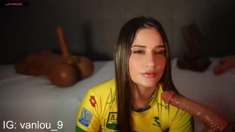 Snapshot of vaniluu9 chatting on 11.23.25 Vanilu online show from 11.23.25