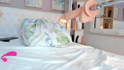 vannia smith  online show from 04.09.26