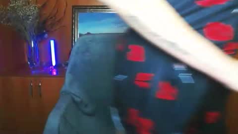 Snapshot of vanrey_ chatting on 02.13.26 Vanessa online show from 02.13.26