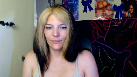 Snapshot of vanrey_ chatting on 06.18.26 Vanessa online show from 06.18.26