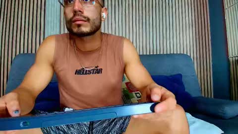 Snapshot of vans_ross chatting on 02.05.26 Vans Ross online show from 02.05.26