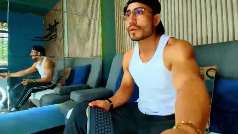 Snapshot of vans_ross chatting on 02.13.26 Vans Ross online show from 02.13.26