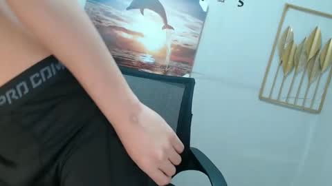 Snapshot of vanxxx2005 chatting on 12.11.24 vanxxx2005 online show from 12.11.24