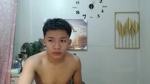 Snapshot of vanxxx2005 chatting on 12.18.24 vanxxx2005 online show from 12.18.24