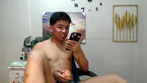 Snapshot of vanxxx2005 chatting on 12.20.24 vanxxx2005 online show from 12.20.24