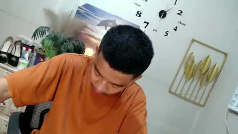 Snapshot of vanxxx2005 chatting on 02.12.25 vanxxx2005 online show from 02.12.25