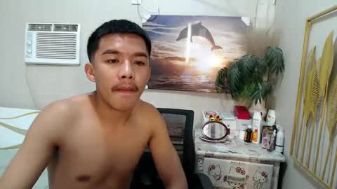 Snapshot of vanxxx2005 chatting on 03.10.25 vanxxx2005 online show from 03.10.25