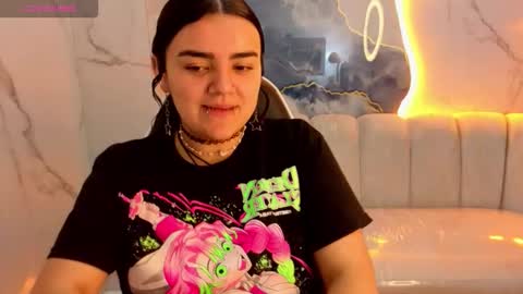 Snapshot of vany_lu_tx chatting on 11.27.25 Live 800am 200pm COLOMBIAN HOUR online show from 11.27.25