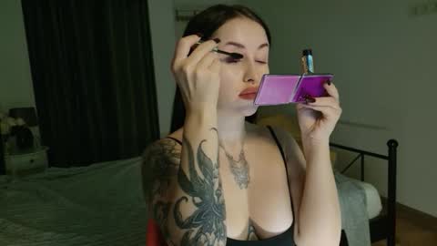 vaolietkat online show from 11.11.25