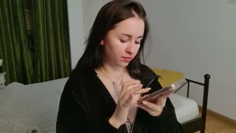 vaolietkat online show from 04.28.26