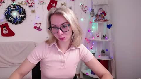 Snapshot of vasilisasii chatting on 12.23.24 Vasilisa online show from 12.23.24