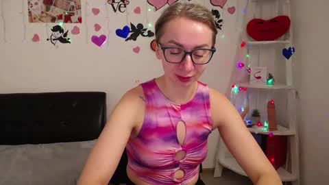 Snapshot of vasilisasii chatting on 02.15.25 Vasilisa online show from 02.15.25