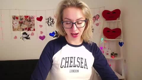 Snapshot of vasilisasii chatting on 02.22.25 Vasilisa online show from 02.22.25