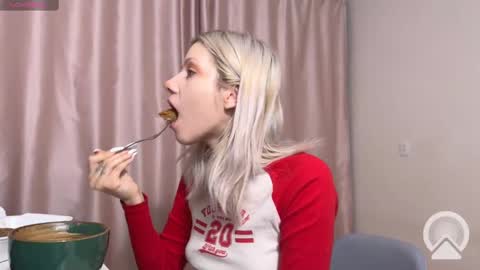 Snapshot of vasya_sylvia chatting on 03.01.25 Vasya Sylvia online show from 03.01.25