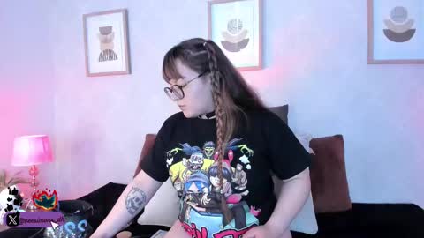 Vee Simons online show from 09.18.25