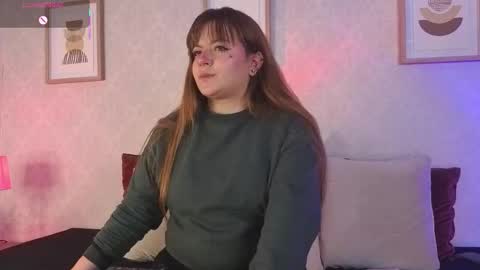 Vee Simons online show from 10.27.25