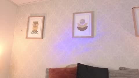 Vee Simons online show from 11.24.25