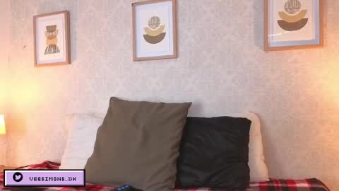 Vee Simons online show from 03.31.26