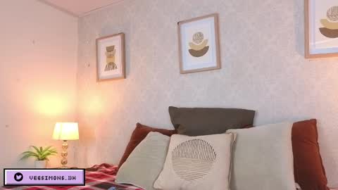 Vee Simons online show from 04.09.26