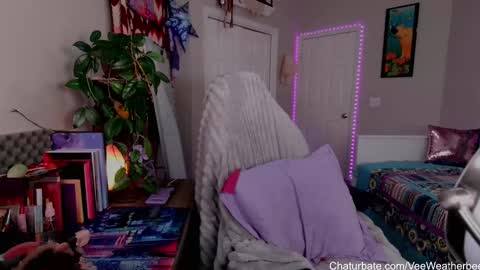 Violet Weatherbee online show from 01.04.25