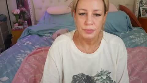 Snapshot of vegas_danielle chatting on 07.05.26 Vegas Dani online show from 07.05.26