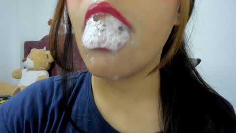 Snapshot of veky_saliva01 chatting on 12.22.24 camila online show from 12.22.24