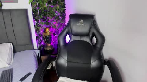 Isabella online show from 10.06.25